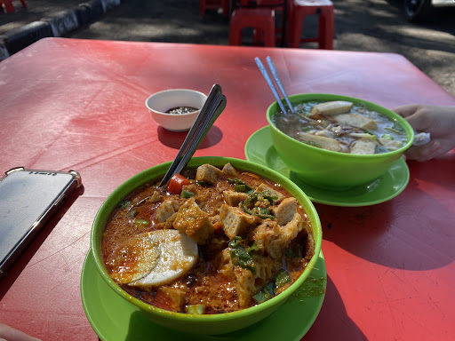Warung Pokok Besau Pantai Puteri Melaka