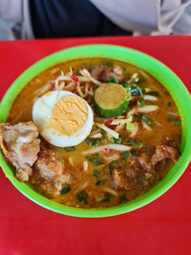 SARAPAN PAGI TEPI SUNGAI