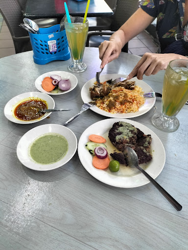 Mama Rich Kitchens ( Pakistani and Local Food)