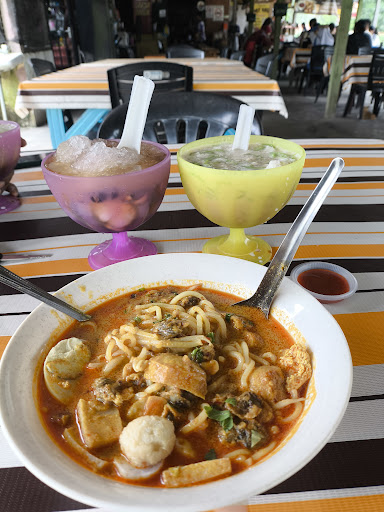 Laksa Lubuk Dapur Kayu Kak Ma