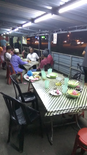 Mee Kari Taman Kami