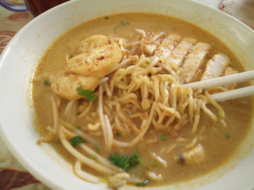 Cha Chicken Rice & Curry Mee