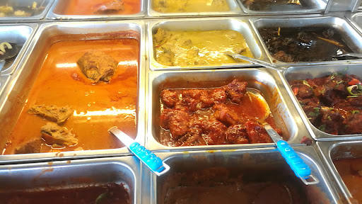 Kolombong Fish Head Curry & Cafe