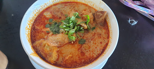 Kolombong Fish Head Curry Kingfisher