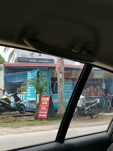 Mee Kari Ganja & Ali Satay