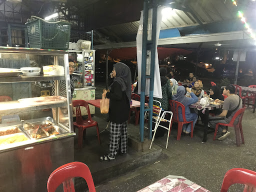 Nasi Lemak Malam & Mee Kari Mama Gee