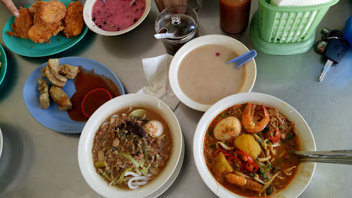 Soto & Mee Kari Wak Pall