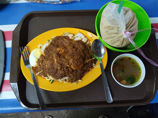 MAMAKD KOTA DAM MENJUAL MAKANAN / MINUMAN LOKCHING THAILAND , ROJAK SABAH , LAKSA UTAQA , MEE / BHIUN , MEE KARI DAN