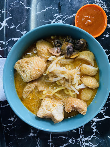 Mee Kari Akob