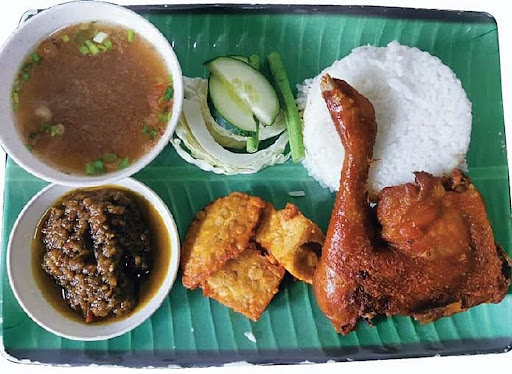 Nasi Kukus Ayam Berempah Nonie