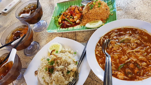 Kedai Makan Merah
