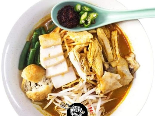 MAN MEE KARI & THENG
